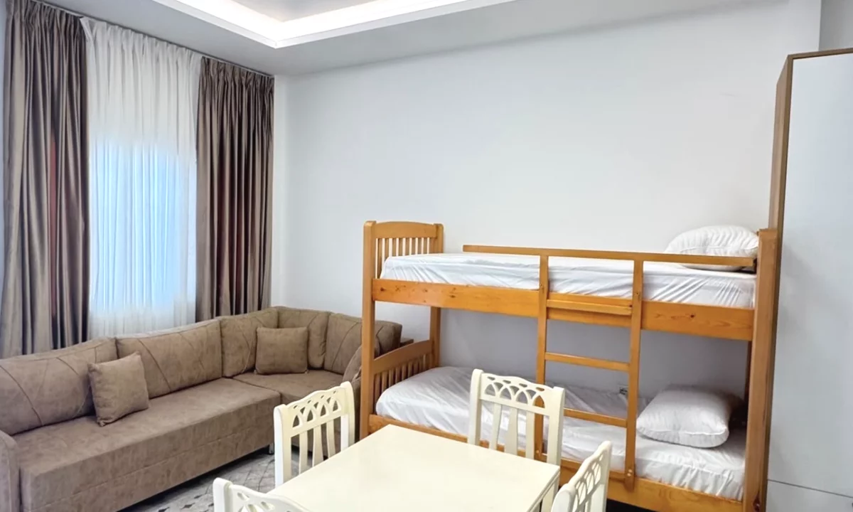 Shtepi me qera Apartament ne Tirane, Garsoniere, Mobilimi E mobiluar, Pagesa 40,000  Leke.
