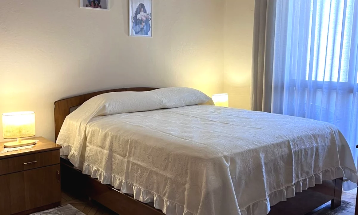 Shtepi me qera Apartament ne Tirane, 2+1, Mobilimi E mobiluar, Pagesa 650  Euro.