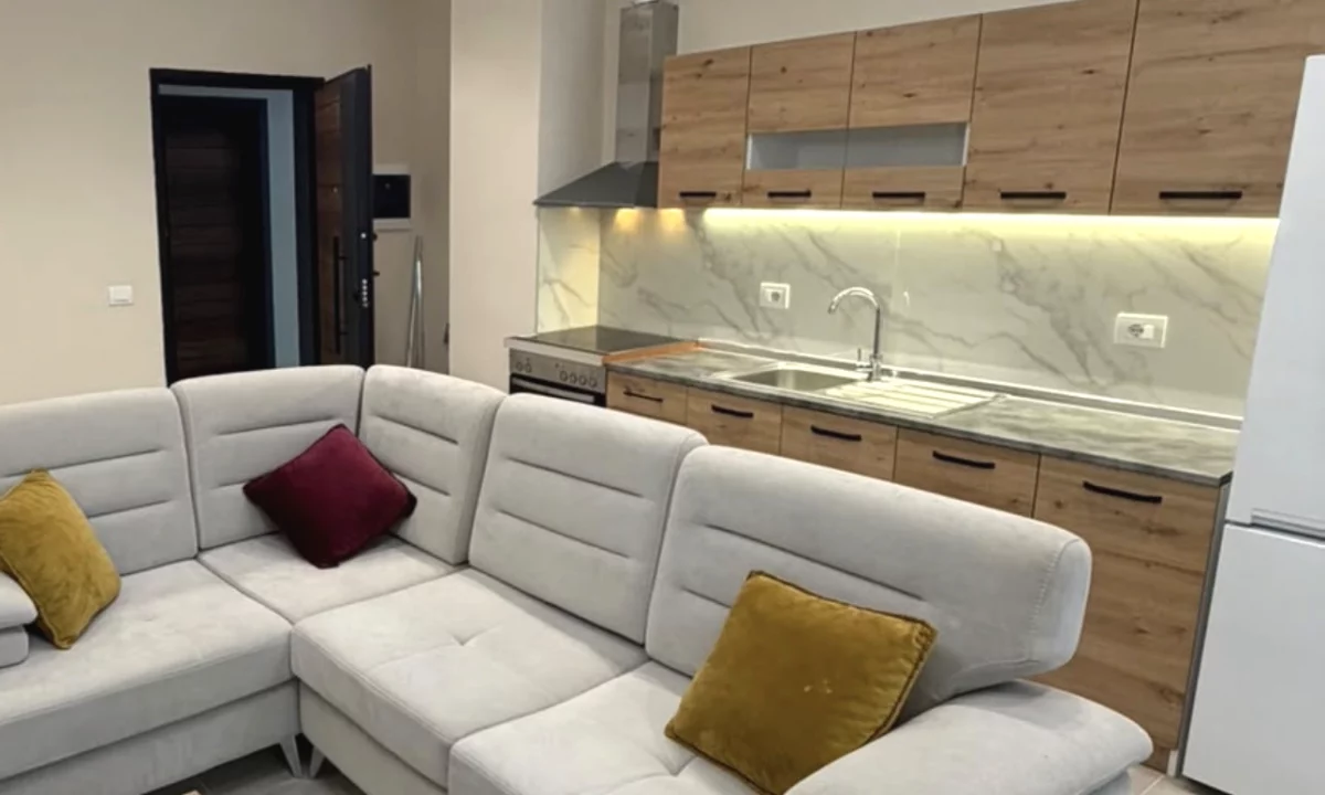 Shtepi me qera Apartament ne Tirane, 1+1, Mobilimi E mobiluar, Pagesa 52,000  Leke.