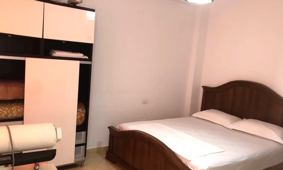 Shtepi me qera Apartament ne Tirane, 1+1, Mobilimi E mobiluar, Pagesa 40,000  Leke.