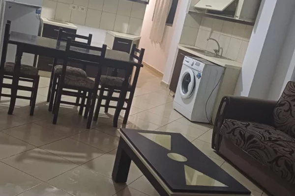 Shtepi me qera 1+1 ne Tirane - 35,000 Leke