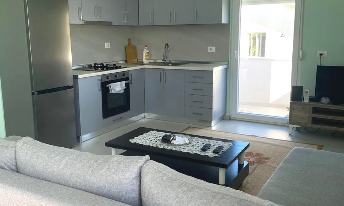 Shtepi me qera Shtepi Private ne Tirane, 2+1, Mobilimi E mobiluar, Pagesa 35,000  Leke.