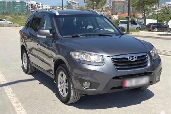 Makina ne shitje ne Tirane, Hyundai, 2010 Diesel,Kambio Automatik Pagesa 6,700  Euro.