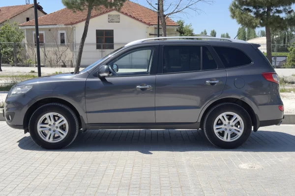 Makina ne shitje ne Tirane, Hyundai, 2010 Diesel,Kambio Automatik Pagesa 6,700  Euro.
