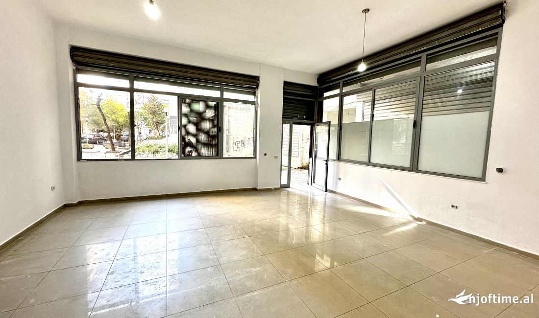 Dyqan ne shitje ose nderrim