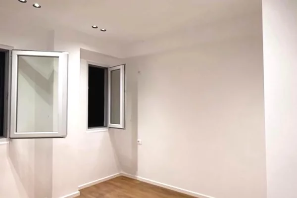 Shtepi me qera Apartament ne Tirane, 1+1, Mobilimi Bosh, pa mobiluar, Pagesa 57,000  Leke.