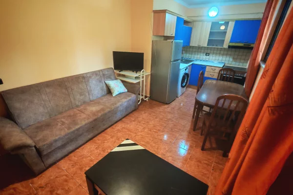 Business Property for Rent 3+1 in Tirana - 35,000 Leke