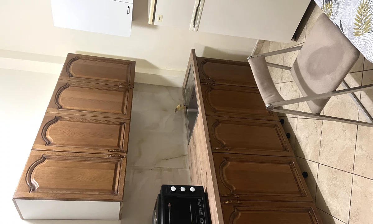 Shtepi me qera Apartament ne Tirane, 1+1, Mobilimi E mobiluar, Pagesa 35,000  Leke.