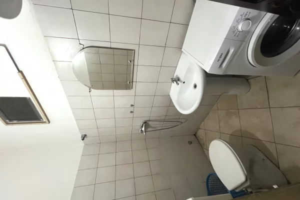 Shtepi me qera Apartament ne Tirane, 1+1, Mobilimi E mobiluar, Pagesa 35,000  Leke.