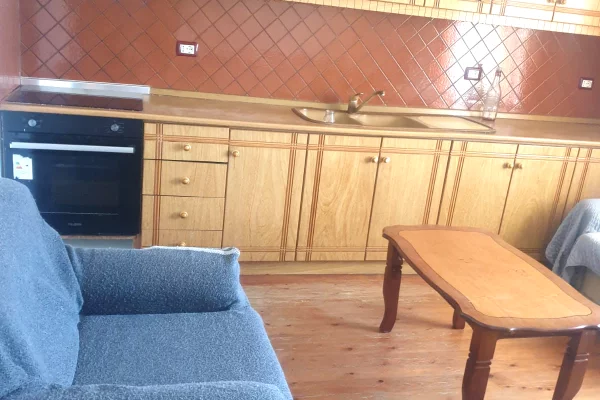 Shtepi me qera 2+1 ne Tirane - 40,000 Leke