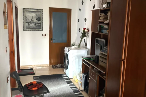 Shtepi me qera 2+1 ne Tirane - 45,000 Leke
