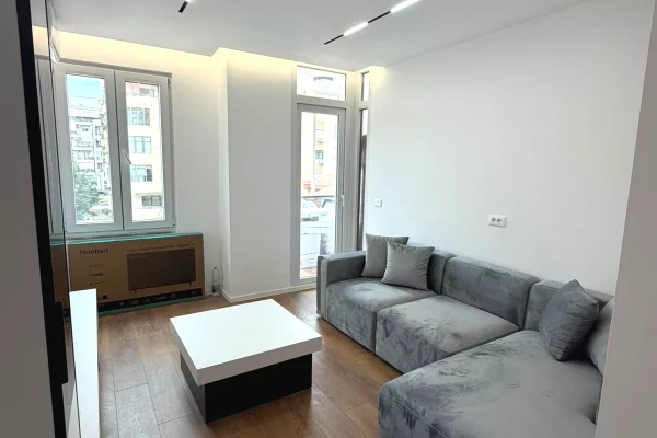 21-dhjetori Jepet me qera super Apartament 1+1