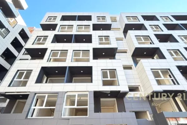 Shtepi ne shitje Apartament ne Durres, 1+1, Mobilimi Bosh, pa mobiluar, Pagesa 100,000  Euro.