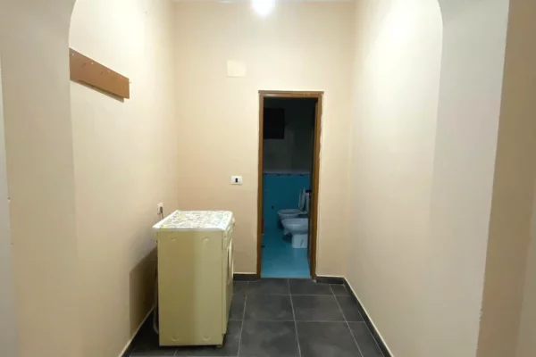 Shtepi me qera Shtepi Private ne Tirane, 1+1, Mobilimi E mobiluar, Pagesa 30,000  Leke.