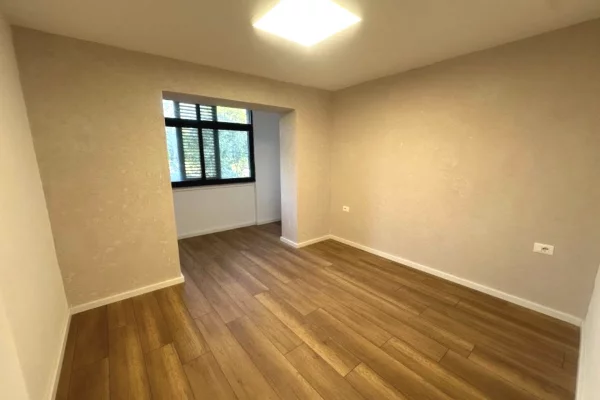 Ambient me qera per zyra ose klinika