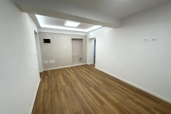 Ambient me qera per zyra ose klinika