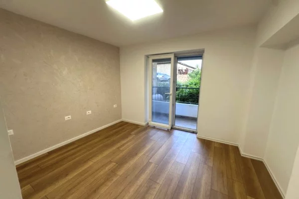 Ambient me qera per zyra ose klinika