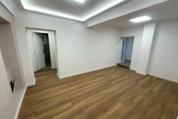 Ambient me qera per zyra ose klinika