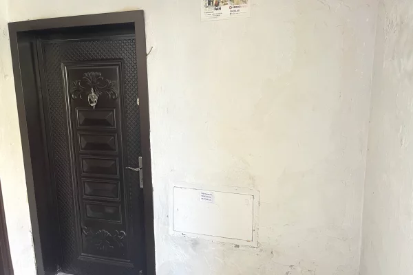 Shtepi ne shitje Apartament ne Berat, 1+1, Mobilimi E mobiluar, Pagesa 63,000  Euro.