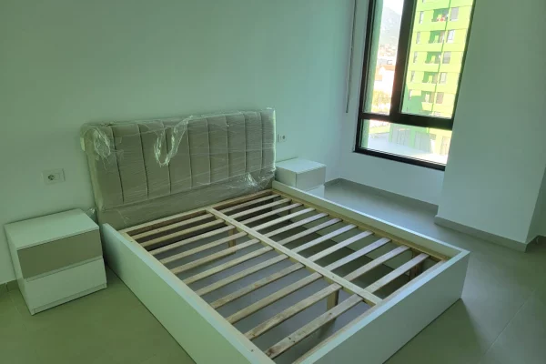 Shtepi me qera Apartament ne Tirane, 1+1, Mobilimi Pjeserisht e mobiluar, Pagesa 500  Euro.