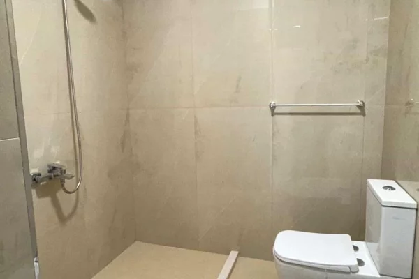 Shtepi me qera Apartament ne Tirane, 2+1, Mobilimi E mobiluar, Pagesa 700  Euro.