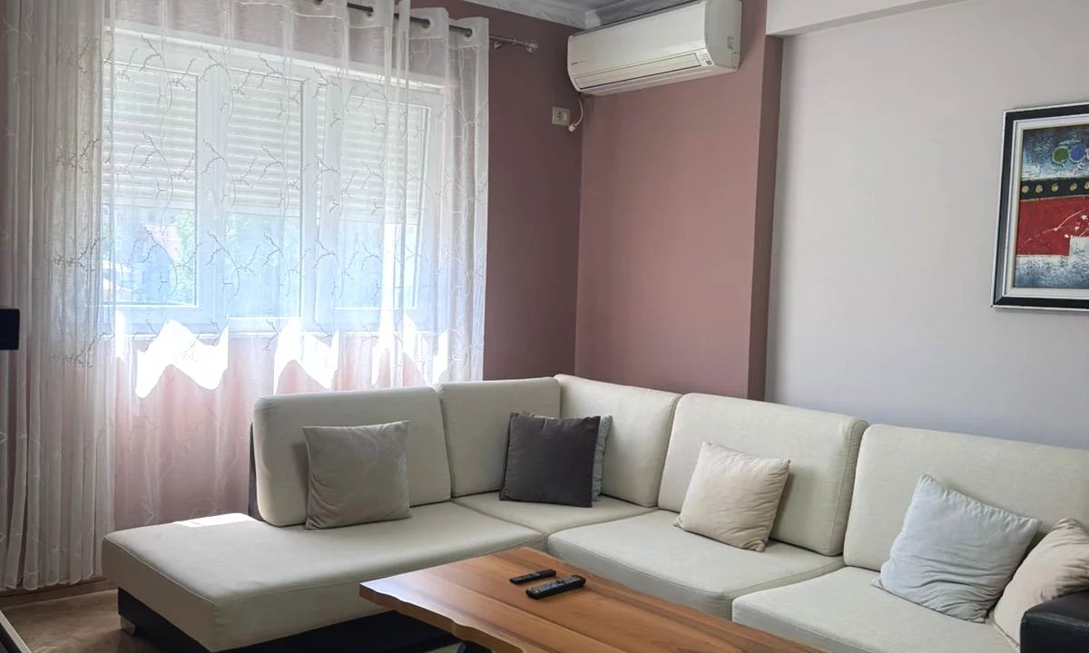 Shtepi me qera Apartament ne Tirane, 2+1, Mobilimi E mobiluar, Pagesa 70,000  Leke.
