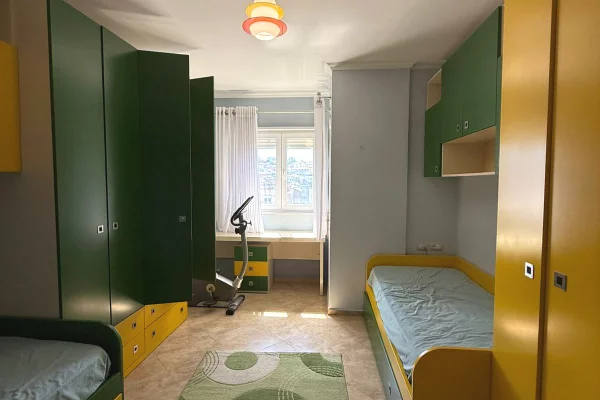 Shtepi me qera Apartament ne Tirane, 2+1, Mobilimi E mobiluar, Pagesa 70,000  Leke.