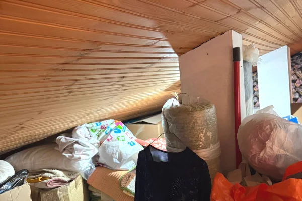 Shtepi ne shitje Papafingo(kati i catise) ne Tirane, 2+1, Mobilimi E mobiluar, Pagesa 130,000  Euro.
