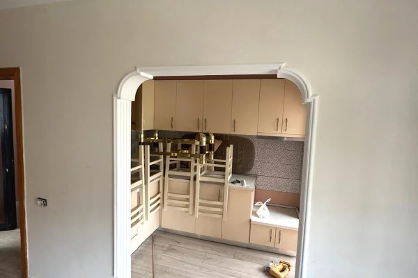 Shtepi ne shitje Apartament ne Tirane, 1+1, Mobilimi Bosh, pa mobiluar, Pagesa 115,000  Euro.