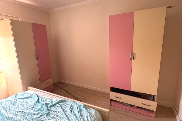 Shtepi ne shitje Apartament ne Tirane, 1+1, Mobilimi Bosh, pa mobiluar, Pagesa 115,000  Euro.