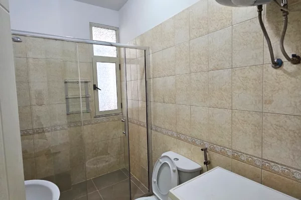 Shtepi me qera Apartament ne Tirane, 1+1, Mobilimi E mobiluar, Pagesa 550  Euro.