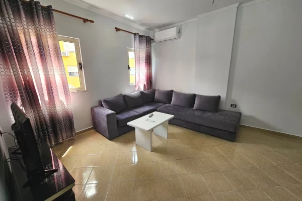 Shtepi me qera Apartament ne Tirane, 1+1, Mobilimi E mobiluar, Pagesa 550  Euro.