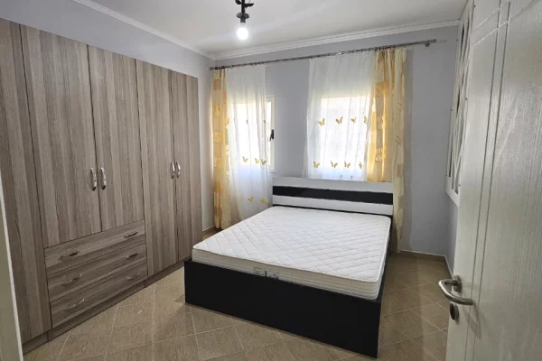 Shtepi me qera Apartament ne Tirane, 1+1, Mobilimi E mobiluar, Pagesa 550  Euro.