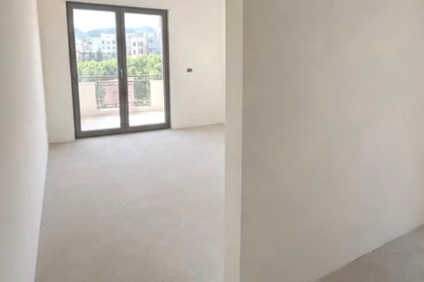 🏢 Jepet me Qera Ambient Premium te Kompleksi Delijorgji – 250m2