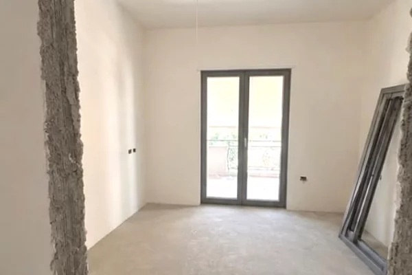 🏢 Jepet me Qera Ambient Premium te Kompleksi Delijorgji – 250m2