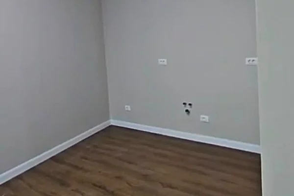 Shtepi ne shitje Apartament ne Tirane, 1+1, Mobilimi Bosh, pa mobiluar, Pagesa 138,000  Euro.