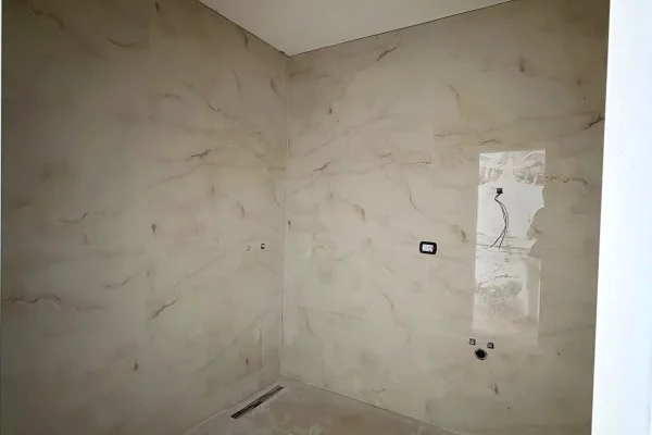 Shtepi ne shitje Apartament ne Tirane, 2+1, Mobilimi Bosh, pa mobiluar, Pagesa 146,600  Euro.
