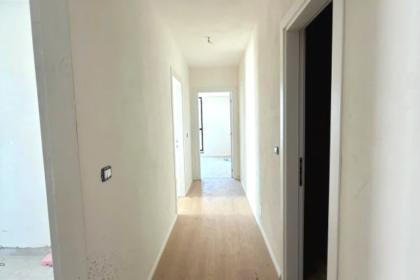Shtepi ne shitje Apartament ne Tirane, 2+1, Mobilimi Bosh, pa mobiluar, Pagesa 146,600  Euro.