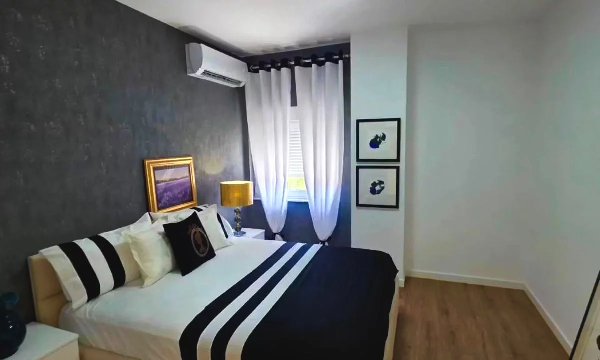 Shtepi ne shitje Apartament ne Tirane, 2+1, Mobilimi E mobiluar, Pagesa 259,000  Euro.