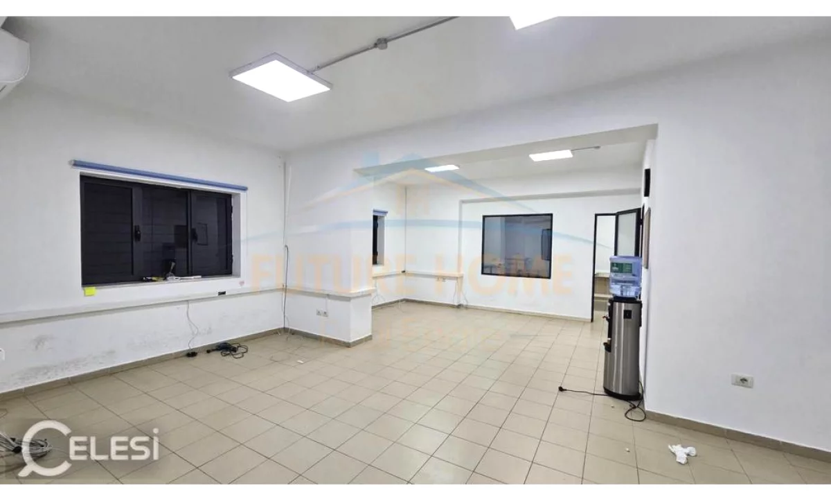 🔥 Super Ambient per Zyra me Qira tek Pazari i Ri – Lokacion Premium ne Zemer te Tiranes 🏢✨ / ELT68779