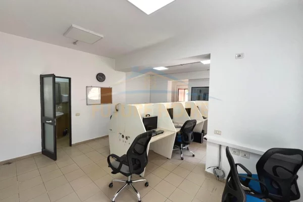 🔥 Super Ambient per Zyra me Qira tek Pazari i Ri – Lokacion Premium ne Zemer te Tiranes 🏢✨ / ELT68779