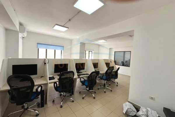 🔥 Super Ambient per Zyra me Qira tek Pazari i Ri – Lokacion Premium ne Zemer te Tiranes 🏢✨ / ELT68779