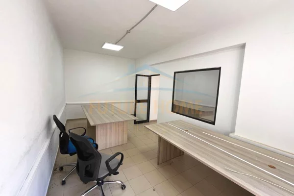 🔥 Super Ambient per Zyra me Qira tek Pazari i Ri – Lokacion Premium ne Zemer te Tiranes 🏢✨ / ELT68779