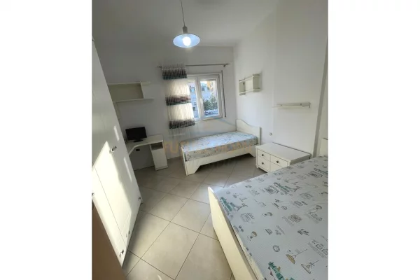 Shtepi me qera Apartament ne Tirane, 2+1, Mobilimi E mobiluar, Pagesa 750  Euro.