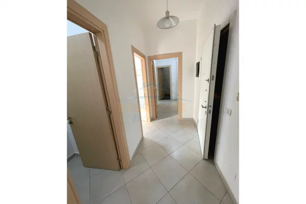 Shtepi me qera Apartament ne Tirane, 2+1, Mobilimi E mobiluar, Pagesa 750  Euro.