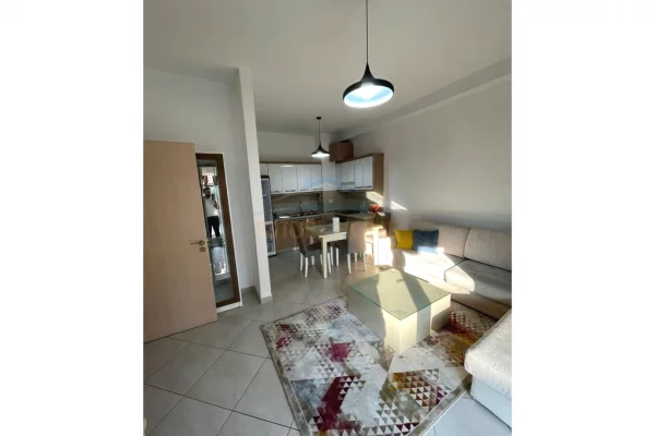 Shtepi me qera Apartament ne Tirane, 2+1, Mobilimi E mobiluar, Pagesa 750  Euro.