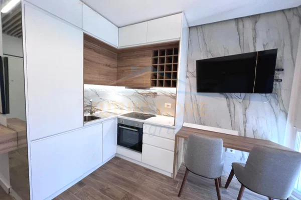 Shtepi me qera Apartament ne Tirane, Garsoniere, Mobilimi E mobiluar, Pagesa 370  Euro.