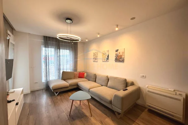 Shtepi me qera Apartament ne Tirane, 2+1, Mobilimi E mobiluar, Pagesa 880  Euro.
