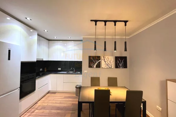 Shtepi me qera Apartament ne Tirane, 2+1, Mobilimi E mobiluar, Pagesa 650  Euro.