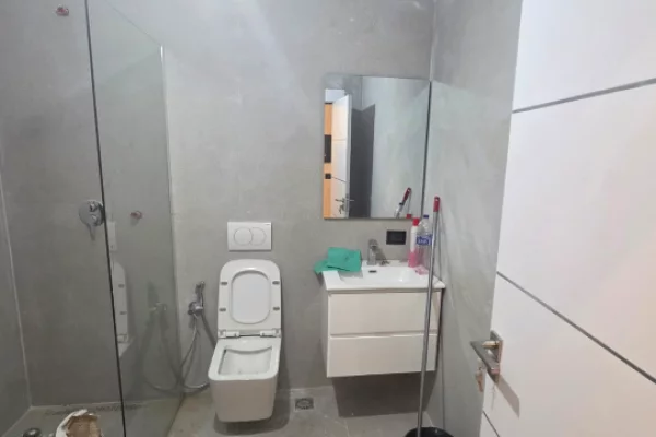 Shtepi me qera Apartament ne Tirane, 2+1, Mobilimi E mobiluar, Pagesa 80,000  Leke.